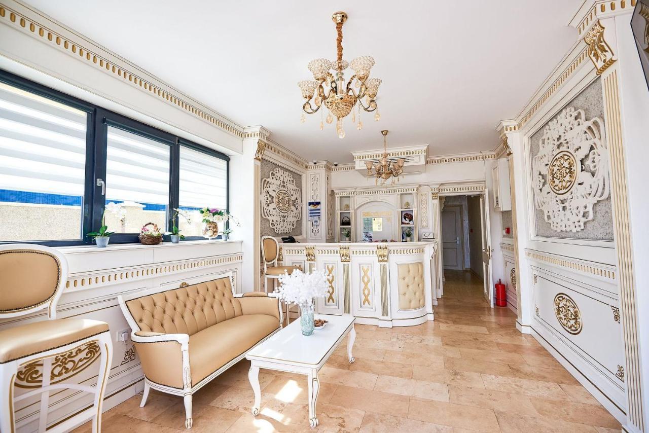 Hotel Adriano Brăila エクステリア 写真